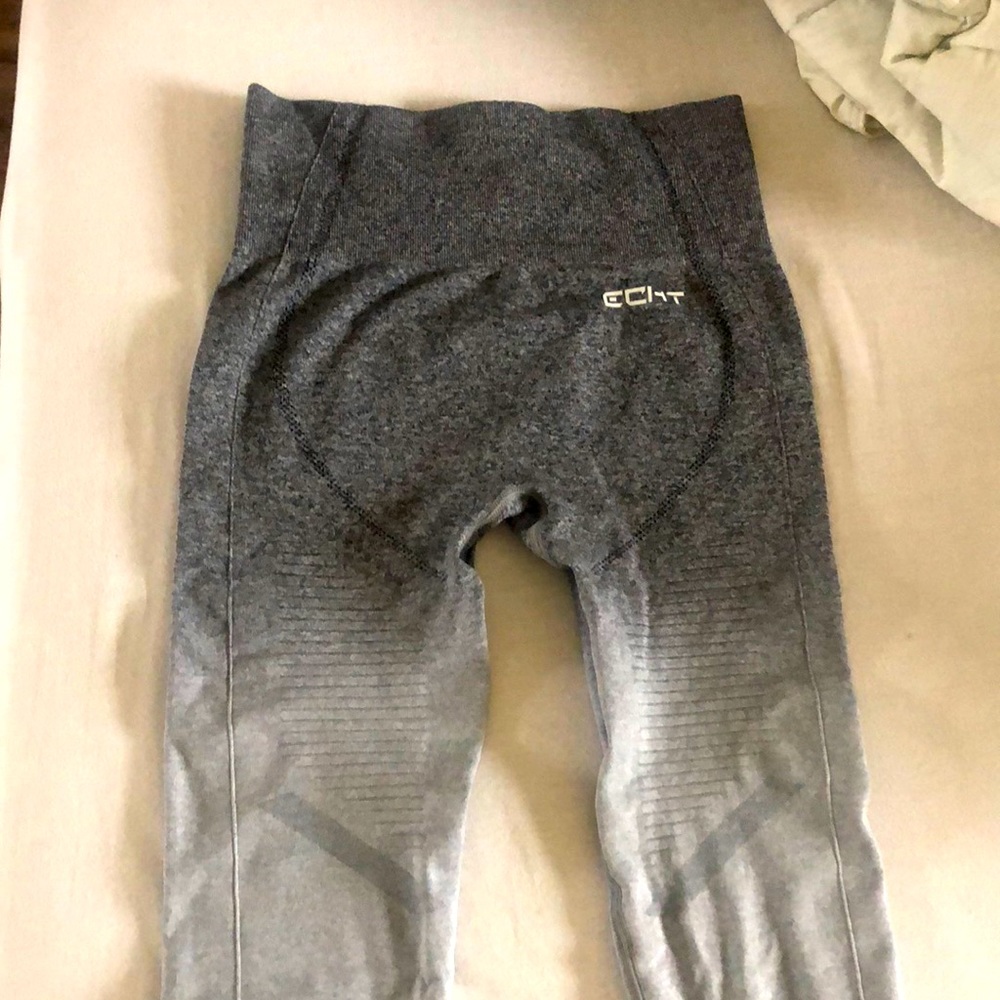 Arise ombré leggings in size medium from Echt. Brand new without tag